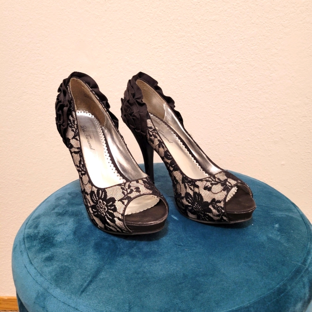 Lulu Townsend Heels, Size 6